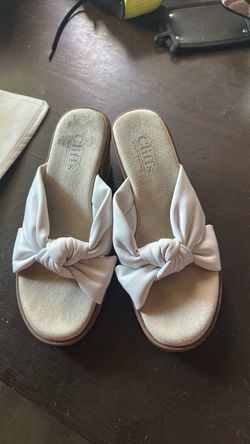 White Knotted Strap Slide Sandals size 7