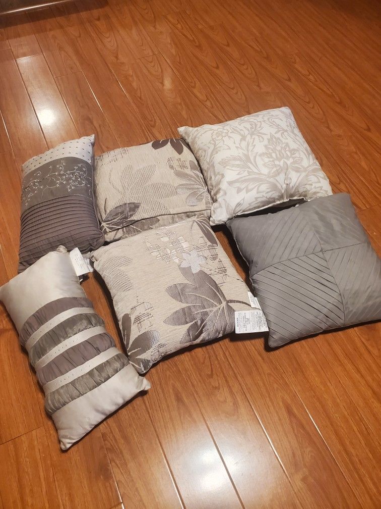 FREE Couch Pillows 