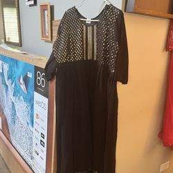 LADIES LONG EVENING BLACK DRESS IN XXL SIZE WITH EMBROIDERY ON THE TOP AND BOTTOM BRAND NEW