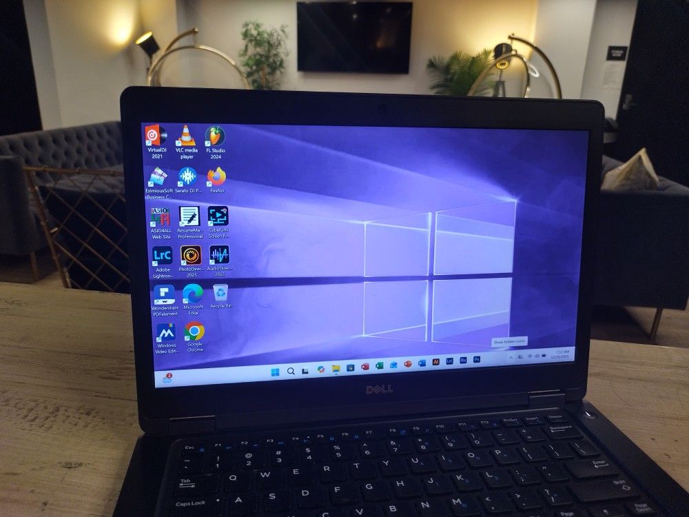 Dell Notebook Fast  Reliable NEW Battery And Charger $160