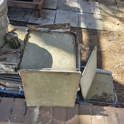 cajas de tile 3 dollares each obo