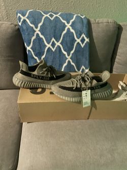 Yeezy Boost 350v2