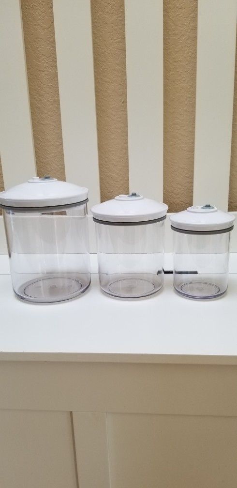 Vacuum Canisters With Lids