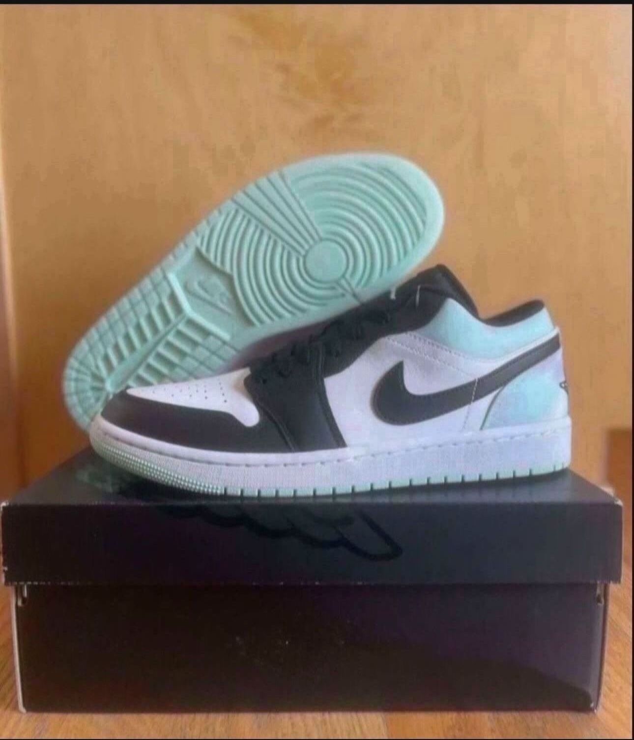 Jordan 1 Low SE Size 9.5 Brand New