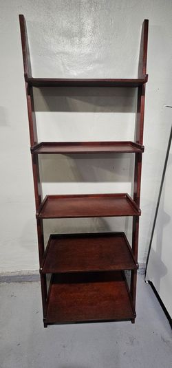 Leaning ladder bookshelf