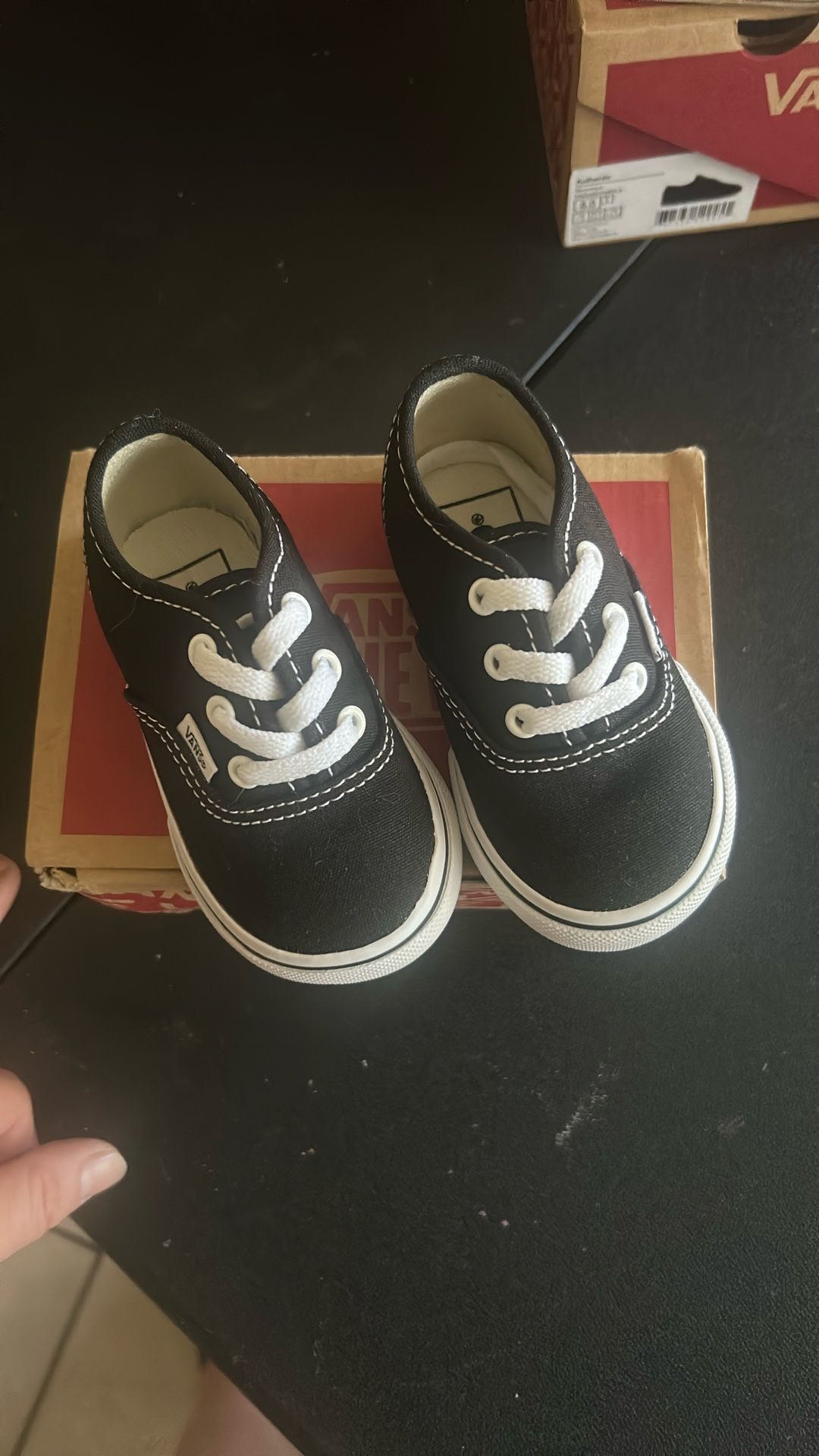 Vans Authentic Size4T
