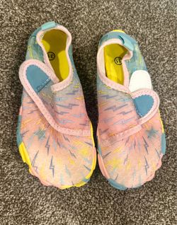 Size 13.5 water shoes