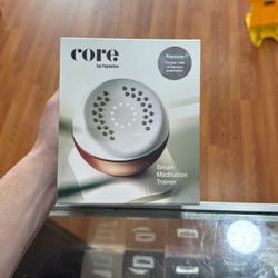 Hyperice - Core Premium Smart Meditation Trainer - white