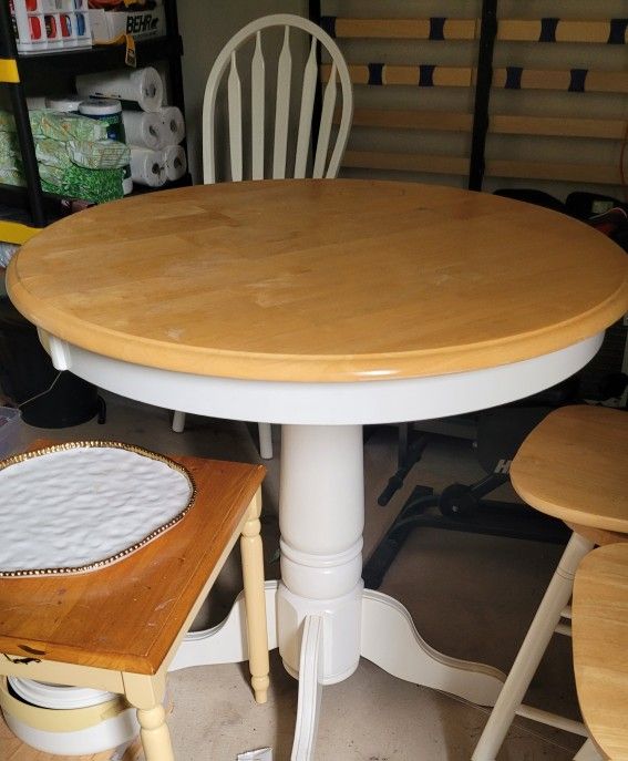Round Wooden Breakfast Table And 4 Bar Stools