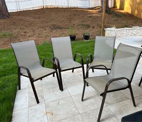Set of 4 outdoor patio chairs