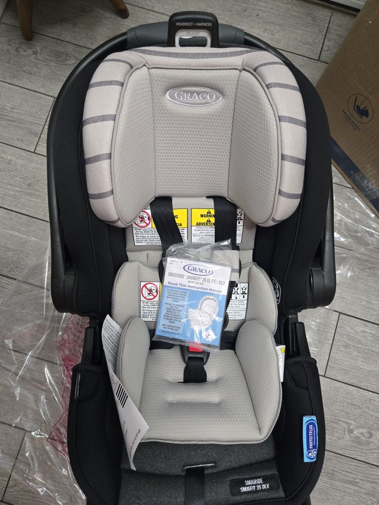 Graco SnugRide SnugFit 35 DLX Infant Car Seat