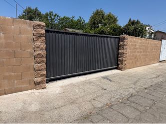 Siding gate 16ft 3” width 6ft  height with rollers