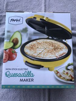 BRAND NEW UNOPENED NOn stick electric quesadilla maker