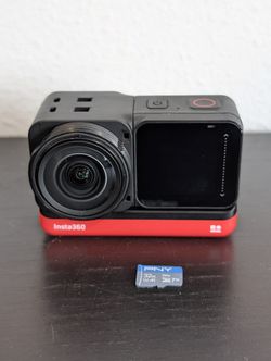 Insta 360 One R Camcorder + 32GB SD