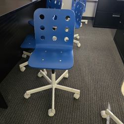 Kids Adjustable Chairs (Free)
