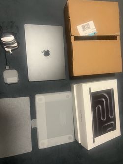 Apple MacBook Pro M5 2026 with Box