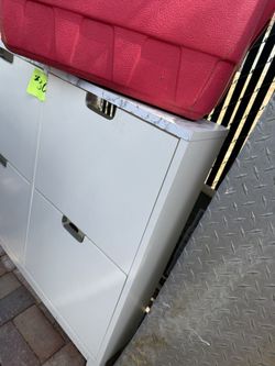 Wall cabinet