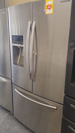Like new Samsung stainless steel refrigerator