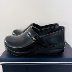 Dansko Professional Clogs Shoes Size EUR 38, US Size 7.5/8 Black Leather