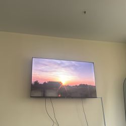Hisense TV 75in