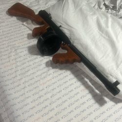 It’s A Toy: Realistic Gangster Machine Gun