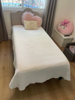 Twin bed