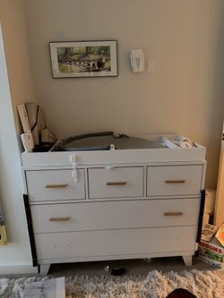 Modern Baby Dresser / Changing Table – Great Condition
