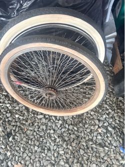 Lowrider rims and tires