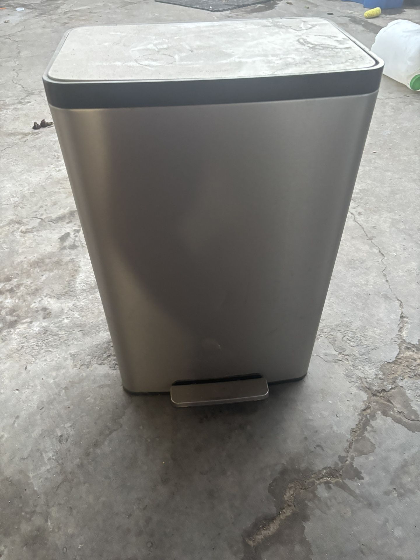 KOHLER 13 Gallon Stainless Still Trash Can