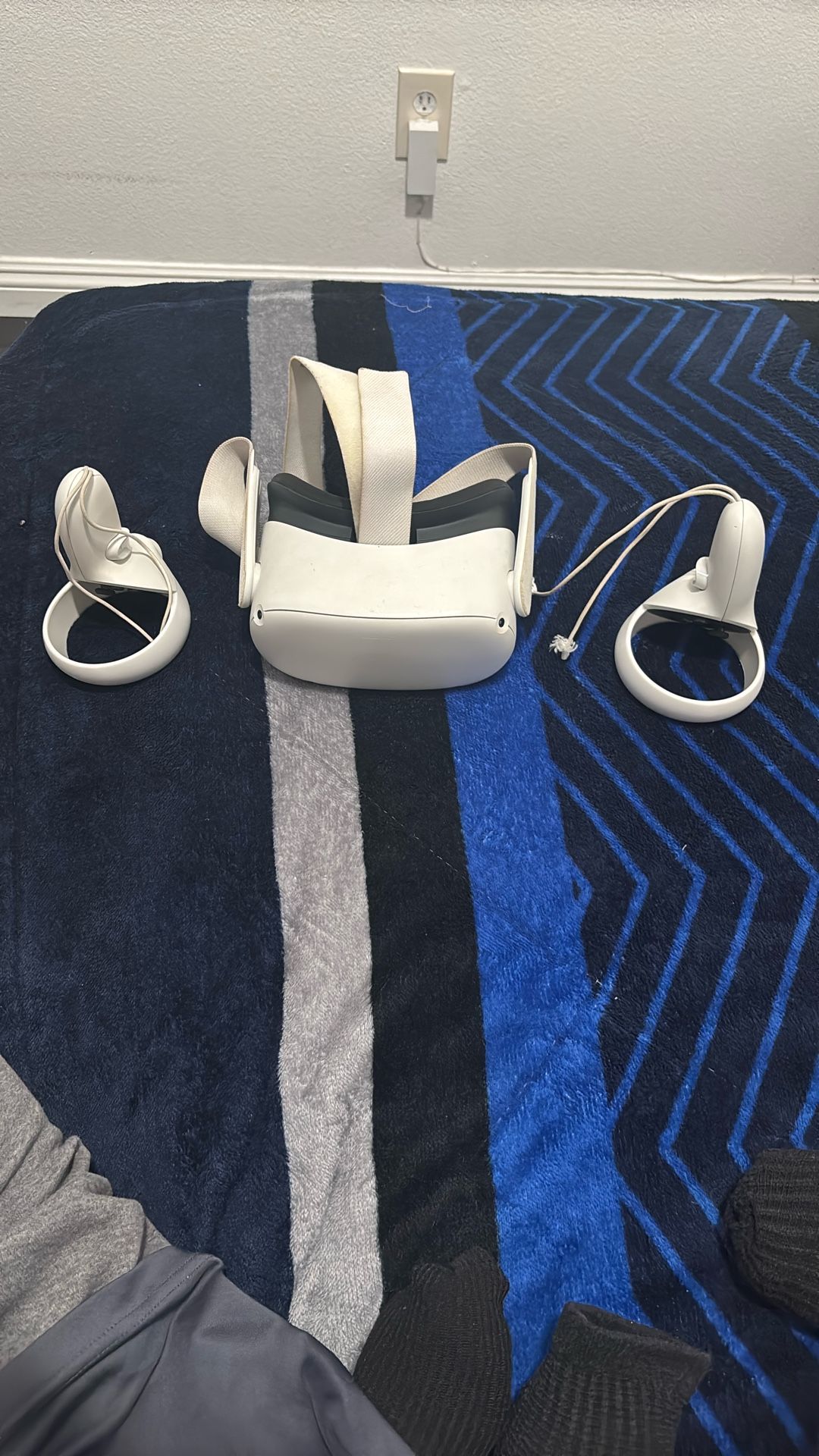 Meta Quest 2 Advanced All-In-One VR Headset