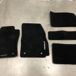 Complete  2015 Mazda 5 floor mats - Almost new 