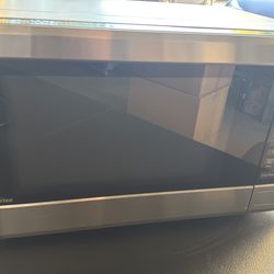 Panasonic Microwave (NN-SS661S)