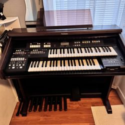 FREE!  FREE! FREE! ORGAN/PIANO