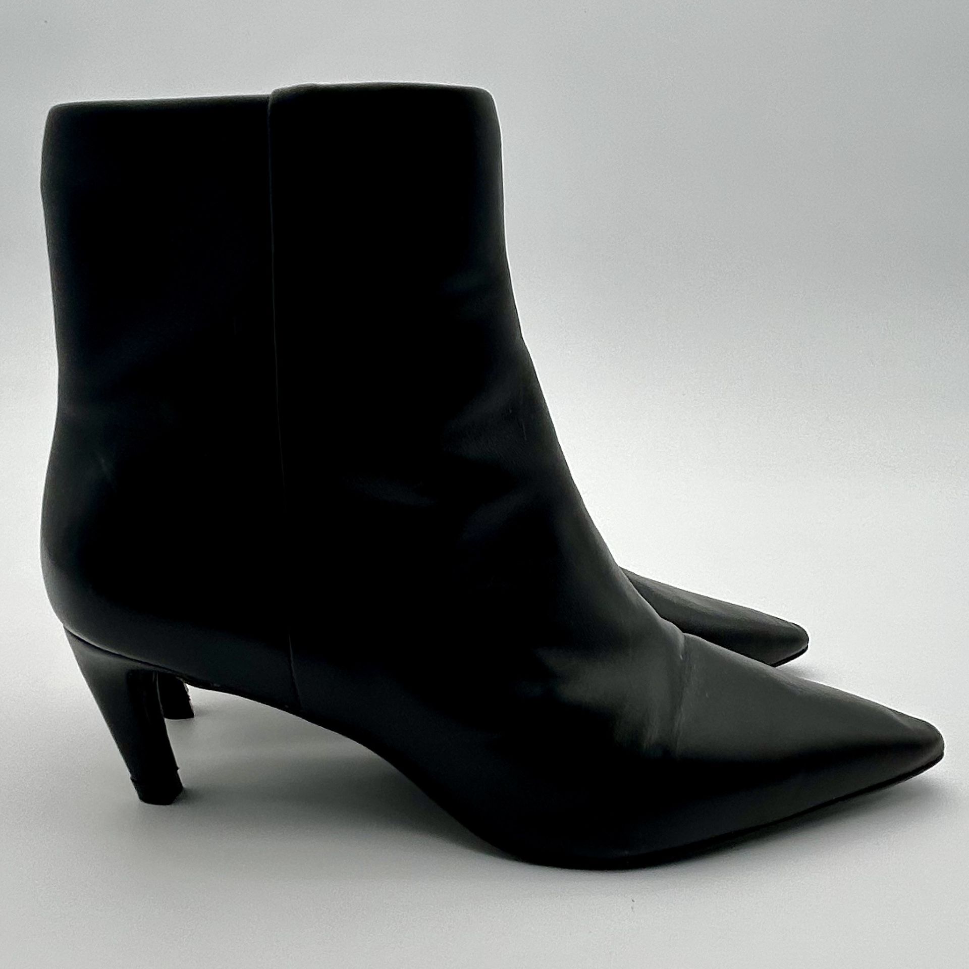 Vince Camuto Quinley Black Leather Pointed Toe Ankle Boots Women's 7.5