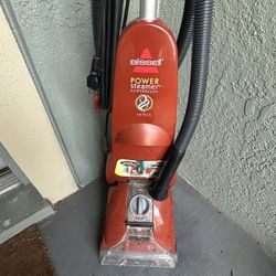 Bissell Carpet Cleaning. Works Good 