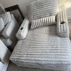 3 Pc Sofa And Love Seat 