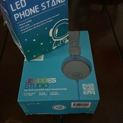 Headphones 