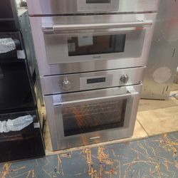 Thermador 30 Inch Combination Wall Oven Convection Stainless Steel 