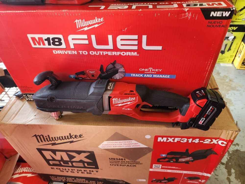 Millwake M18 Super Hole Hawg Onmy Used 1 Time Like New Baterie 5.0 New $370