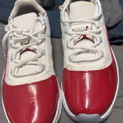 air Jordans color red and white size 12