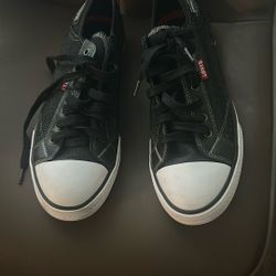 Levi’s Shoes Size 9.5