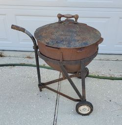 VINTAGE COOK N KETTLE CAST IRON GRILL