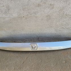 2023 - 2024 Honda Cr-v Tailgate Molding Trim Cover Oem