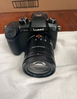 Panasonic GH5/W 12-60 Lens