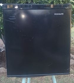Frigidaire Mini Fridge