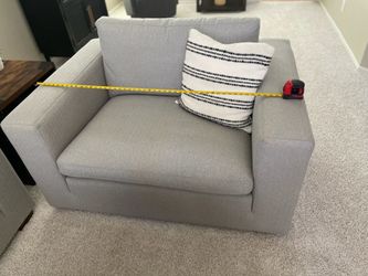 Thomasville Oversized gray swivel spinning chair from costco no stains