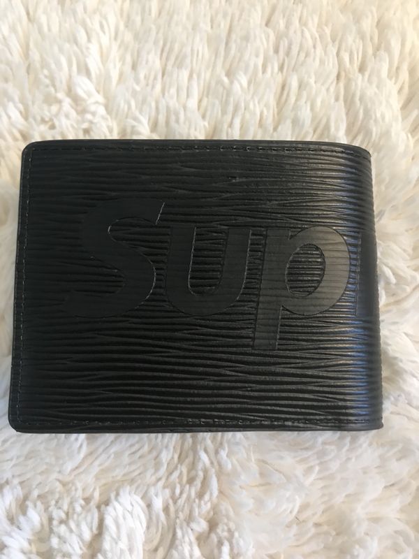 Men’s AUTHENTIC Louis Vuitton x supreme wallet for Sale in Miami Beach, FL - OfferUp