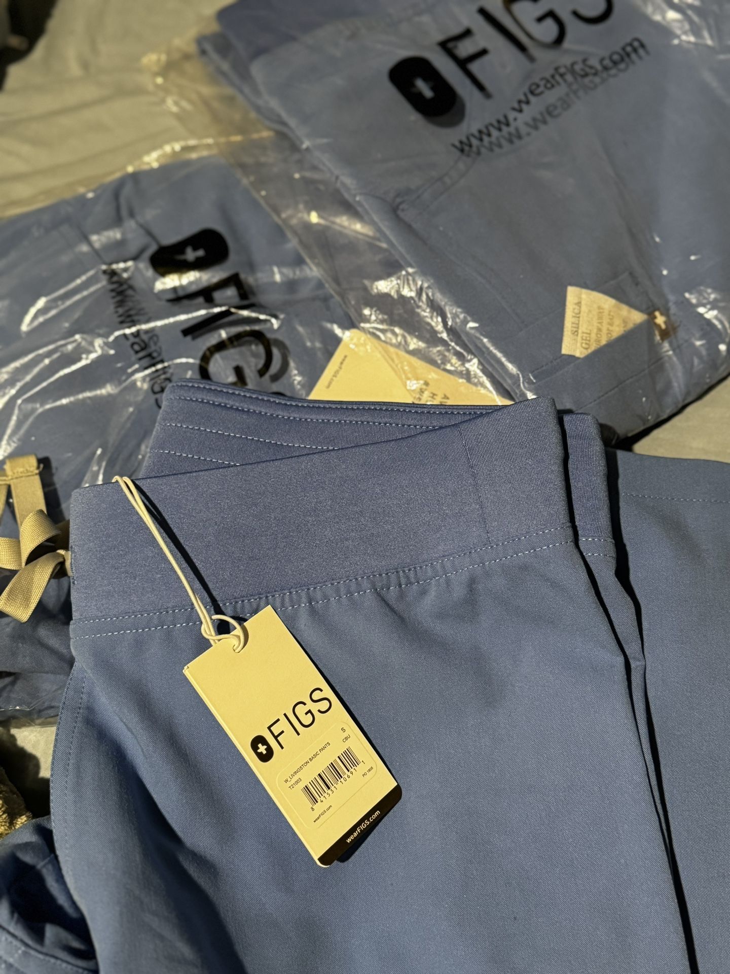 Small New  Scrubs Pants (small)  FIGS