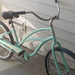 26 INCH WOMENS ELECTRA BRAND HI END BEACH CRUISER BIKE SUPER NICE VERY COMFORTABLE GREAT DEAL 