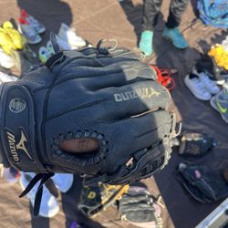 Mizuno Baseball Glove